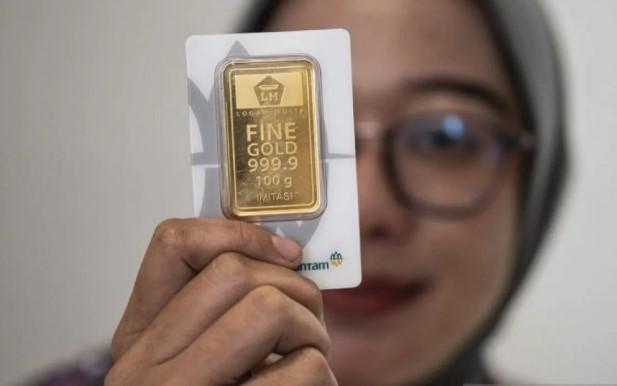 Harga Emas Antam Turun Rp15.000 per Gram di Awal November 2025