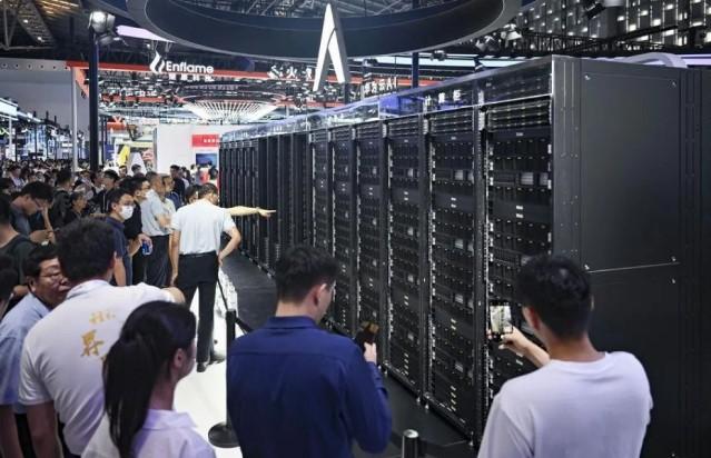 Sektor Manufaktur Informasi Elektronik China Tumbuh Stabil, Produksi Ponsel Tembus 1 Miliar Unit pada Kuartal III 2025