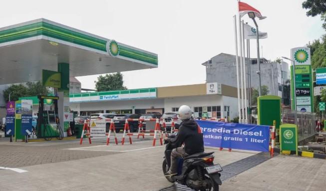 Harga BBM bp dan Pertamina Berubah Mulai 1 November 2025, BP 92 Turun ke Rp12.680 per Liter