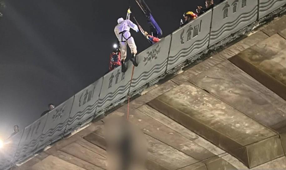 Pria 19 Tahun Ditemukan Gantung Diri di Flyover Pasupati Bandung, Polisi Lakukan Penyelidikan