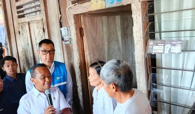 Pemerintah Perluas Akses Listrik Melalui Program “Merdeka dari Kegelapan”