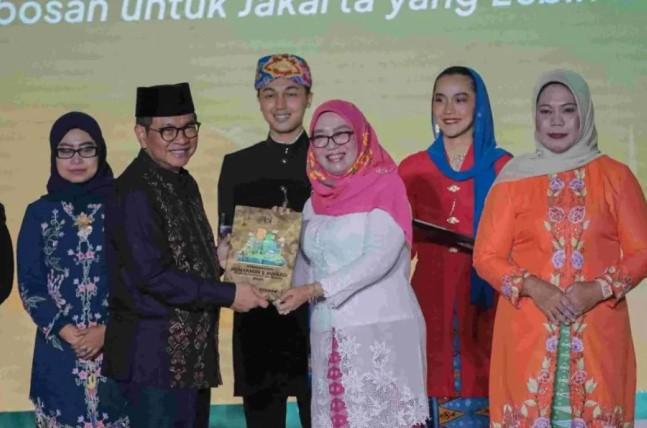 Pramono Anung Anugerahkan Benyamin S Award 2025, Dorong Gerakan Warga Membangun Jakarta yang Nyaman dan Sejahtera