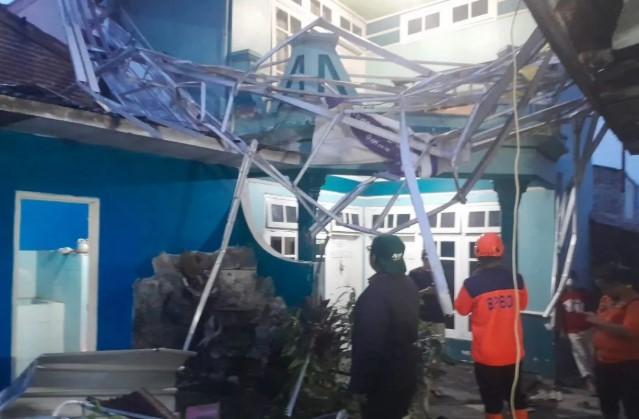 Puting Beliung Terjang Dua Dusun di Malang, 112 Rumah Rusak dan Satu Warga Terluka