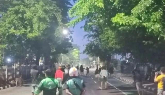Tawuran Remaja Bersenjata Tajam Kembali Resahkan Warga Kalimalang Jakarta Timur