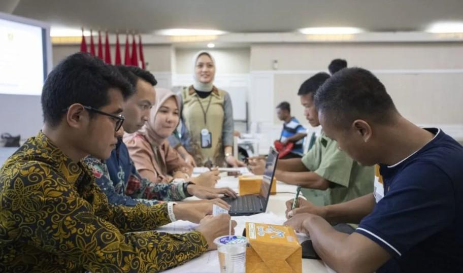 Bank BJB dan Pemprov Jabar Sinergi Salurkan Bantuan Rp9 Juta untuk Warga Terdampak Tambang Parungpanjang