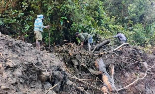 Satgas TNI Tangani Bencana Longsor di Nduga Papua yang Masih Berstatus Zona Merah Konflik