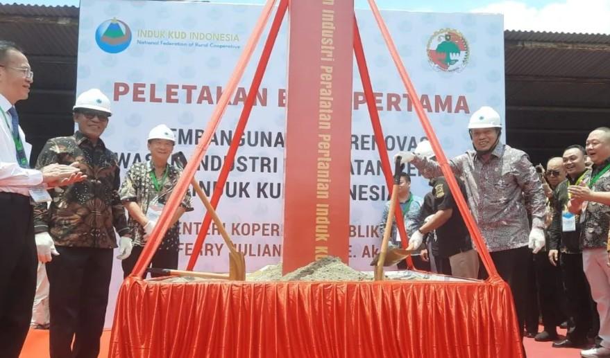 Menteri Koperasi Dukung Pembangunan Kawasan Industri Alat Pertanian oleh INKUD di Bekasi
