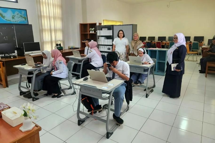 Pelaksanaan TKA di SLBN Gedangan Berjalan Lancar, Siswa Disabilitas Ikuti Ujian dengan Antusias