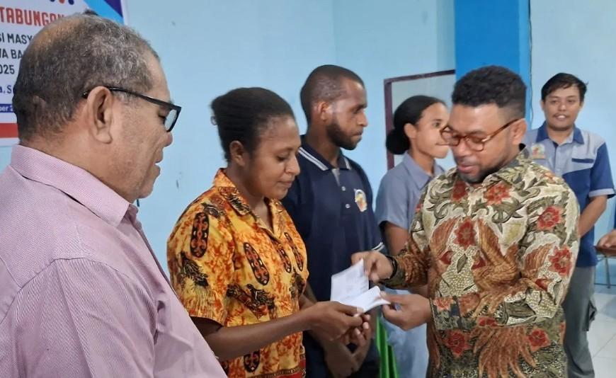 32 Mahasiswa Asli Papua di STMIK Kreatindo Terima Beasiswa KIP-K Jalur Aspirasi dari Senator Filep Wamafma