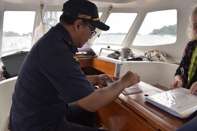 Bea Cukai Tanjungpandan Dukung Kesuksesan Acara Sail to Indonesia di Belitung melalui Customs Corner
