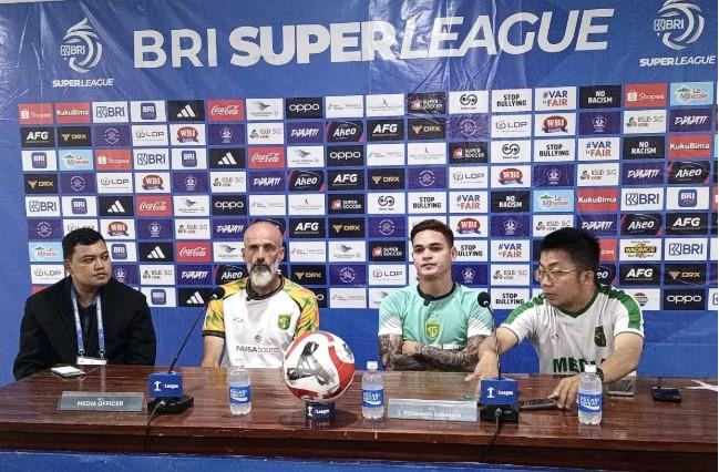Jelang Hadapi Persik Kediri, Pelatih Persebaya Ingatkan Disiplin dan Waspadai VAR