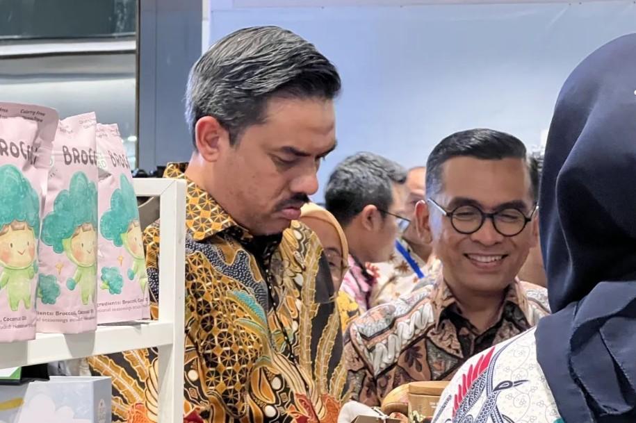 Pemerintah Tutup Penjualan Baju Bekas Impor di E-Commerce, Dorong Produk Lokal dan Siapkan Transisi untuk Pedagang