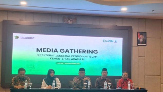 Lewat OMI 2025, Kemenag Targetkan Madrasah Jadi Lumbung Saintis Muda Indonesia