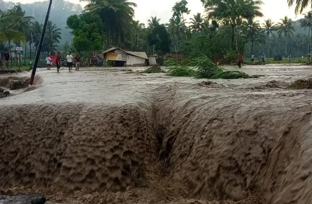 Gunung Semeru Alami Dua Kali Banjir Lahar Hujan, PVMBG Imbau Waspada Aktivitas Vulkanik dan Sungai Berhulu di Puncak