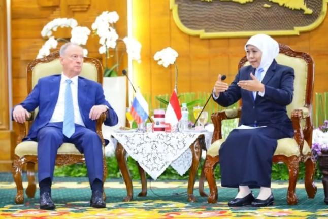 Khofifah dan Delegasi Rusia Bahas Kerja Sama Maritim dan Pendidikan, Dorong Kolaborasi Strategis Jawa Timur–Moskow