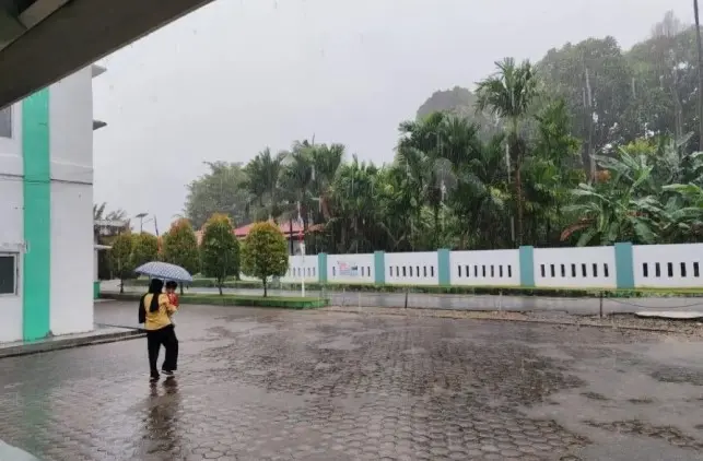 BMKG Peringatkan Hujan Lebat Disertai Kilat dan Angin Kencang di Mayoritas Wilayah Indonesia, Kamis Ini