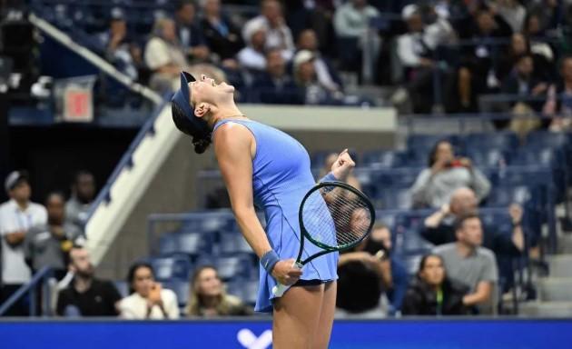 Amanda Anisimova Kalahkan Iga Swiatek dan Melaju ke Semifinal WTA Finals 2025