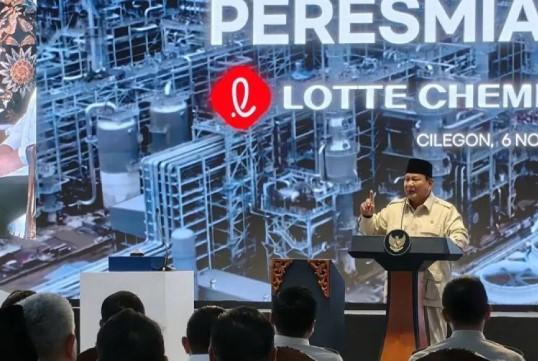 Prabowo Tegaskan Tidak Takut atau Dikendalikan Jokowi: “Aku Hopeng Sama Beliau, Kok Takut”