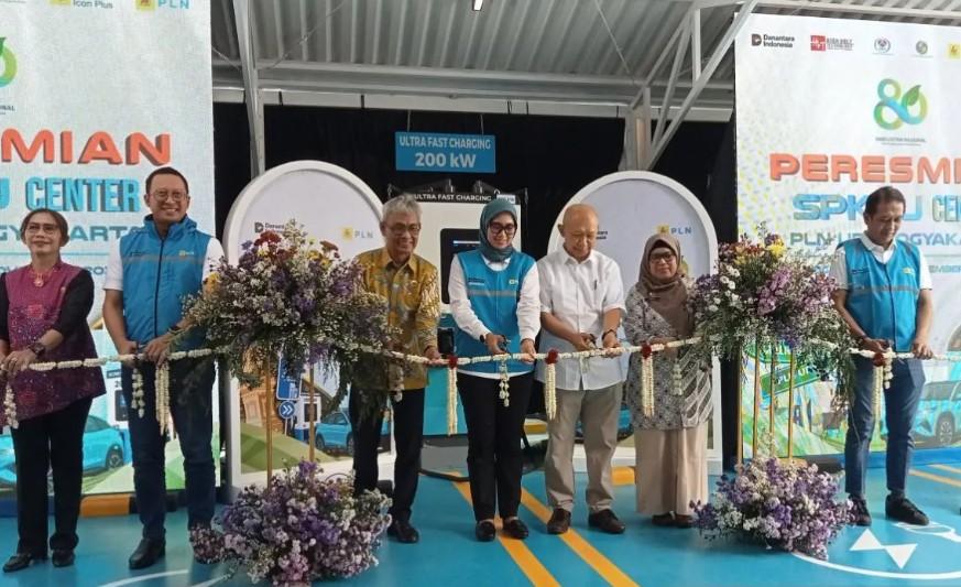 PLN Resmikan SPKLU Center Terbesar di Yogyakarta, Dukung Pertumbuhan Kendaraan Listrik dan Kota Rendah Emisi