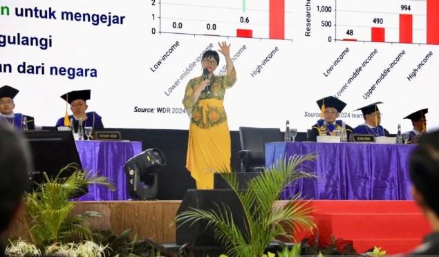 Wamendiktisaintek Tekankan Pentingnya Riset dan Data dalam Kebijakan Publik di Wisuda PKN STAN 2025