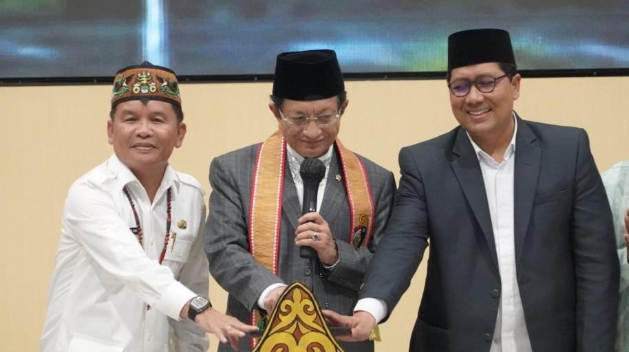 IAIN Palangka Raya Resmi Menjadi UIN, Menag: Saatnya Kalimantan Jadi Pusat Keunggulan Akademik