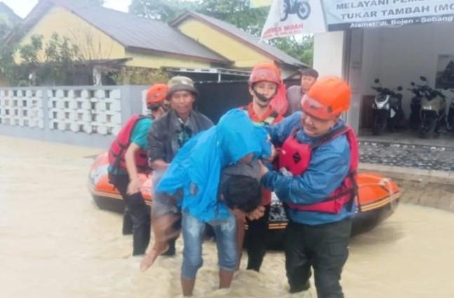 BMKG Imbau Warga Banten Waspadai Hujan Lebat, Angin Kencang, dan Gelombang Tinggi