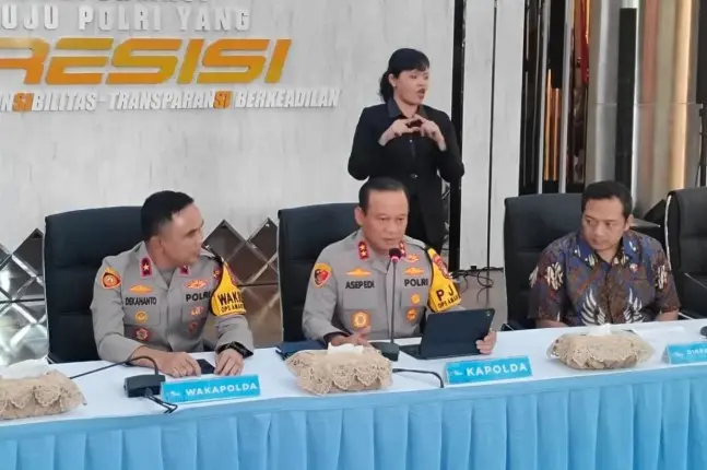 Polda Metro Jaya Tetapkan 8 Tersangka Kasus Tuduhan Ijazah Palsu Jokowi, Libatkan Sejumlah Ahli dan Bukti Asli dari UGM