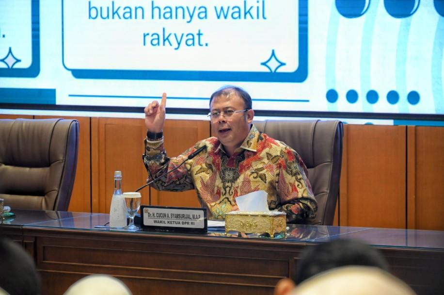 Wakil Ketua DPR RI Ajak Generasi Muda Jadi Agen Perubahan Lewat Parlemen Remaja