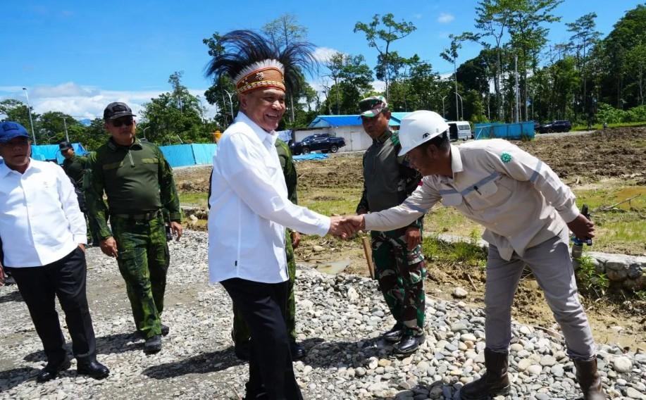 Menko Polkam Minta TNI-Polri Perkuat Sinergi Jaga Keamanan Papua dengan Pendekatan Humanis