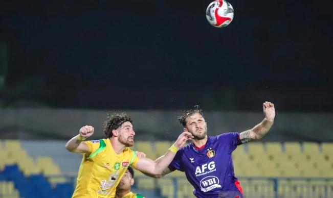 Pelatih Persebaya Kritik Penerapan VAR Usai Imbang 1-1 Lawan Persik Kediri