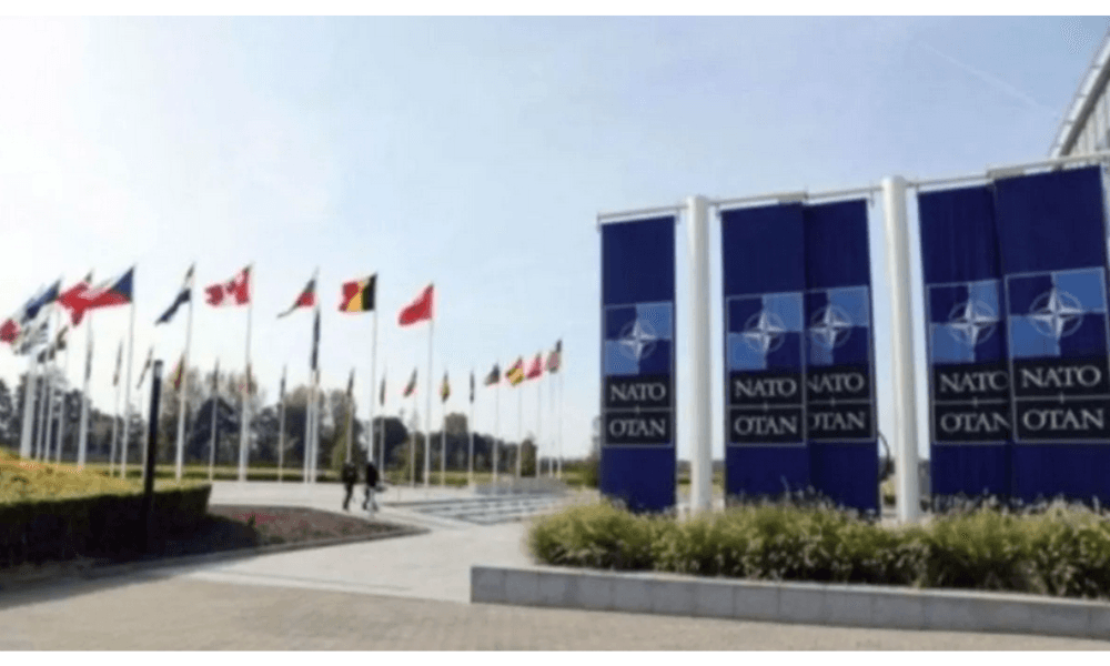 Penarikan Pasukan AS dari Afghanistan Dinilai sebagai Kekalahan Terbesar NATO oleh Jens Stoltenberg