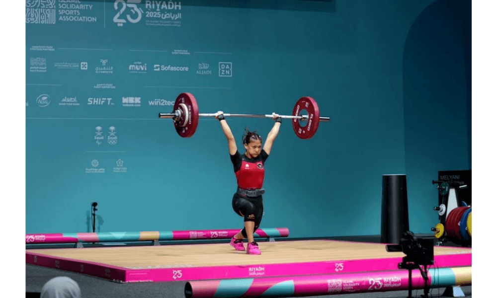 Tita Nurcahya Melyani Sumbang Tiga Perak Pertama untuk Indonesia di ISG Riyadh 2025 dari Angkat Besi