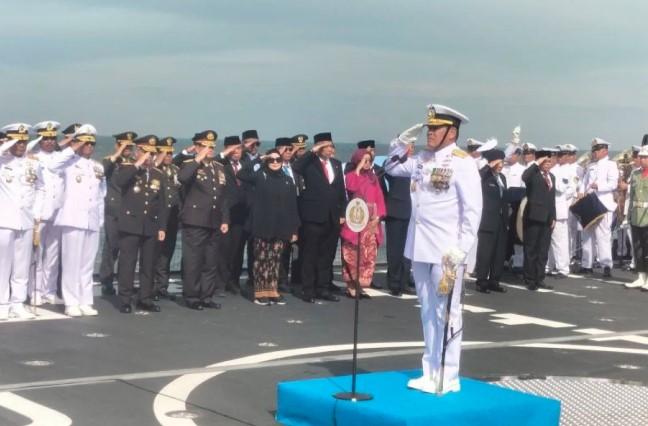 KSAL Ajak Keluarga Korban KRI Macan Tutul Ikuti Tabur Bunga di Teluk Jakarta sebagai Bentuk Penghormatan