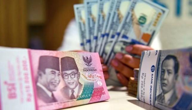 Rupiah Menguat Tipis ke Rp16.674 per Dolar AS, Didukung Penurunan Sentimen Konsumen AS