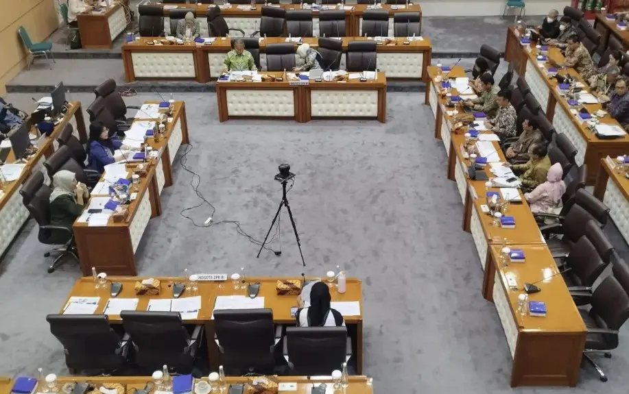 Dorong Hilirisasi, DPR Minta Pemerintah Bangun Ekosistem Bahan Baku untuk Industri Dalam Negeri