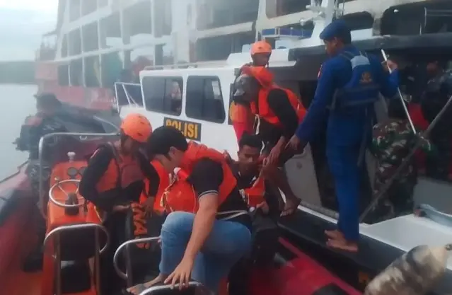 KMP Cemerlang 55 Kandas di Gilimanuk, Seluruh Penumpang Berhasil Dievakuasi Selamat