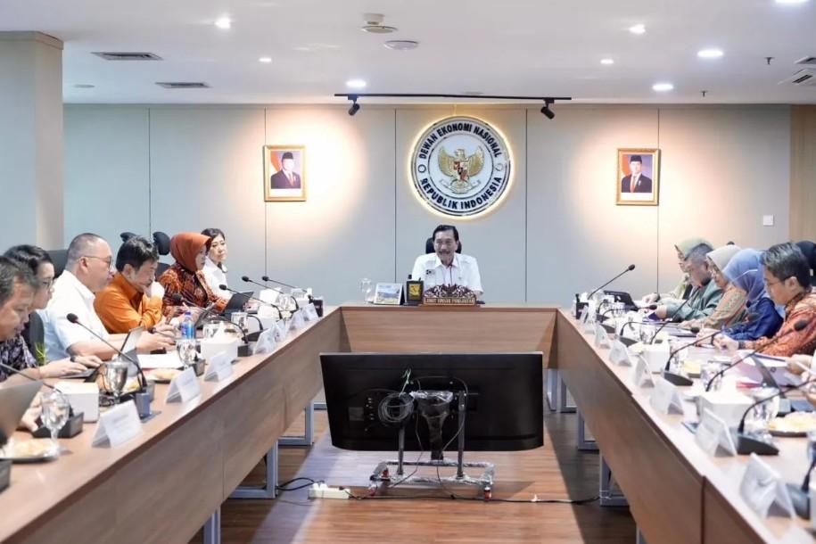 Luhut Pimpin Evaluasi Uji Coba Bansos Digital: Fokus pada Efisiensi, Ketepatan, dan Responsivitas