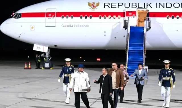 Presiden Prabowo Kembali ke Tanah Air Usai Kunjungan Kenegaraan ke Australia, Disambut Pejabat Negara di Lanud Halim