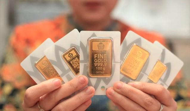 Harga Emas Antam Naik Rp29.000, Tembus Rp2,396 Juta per Gram