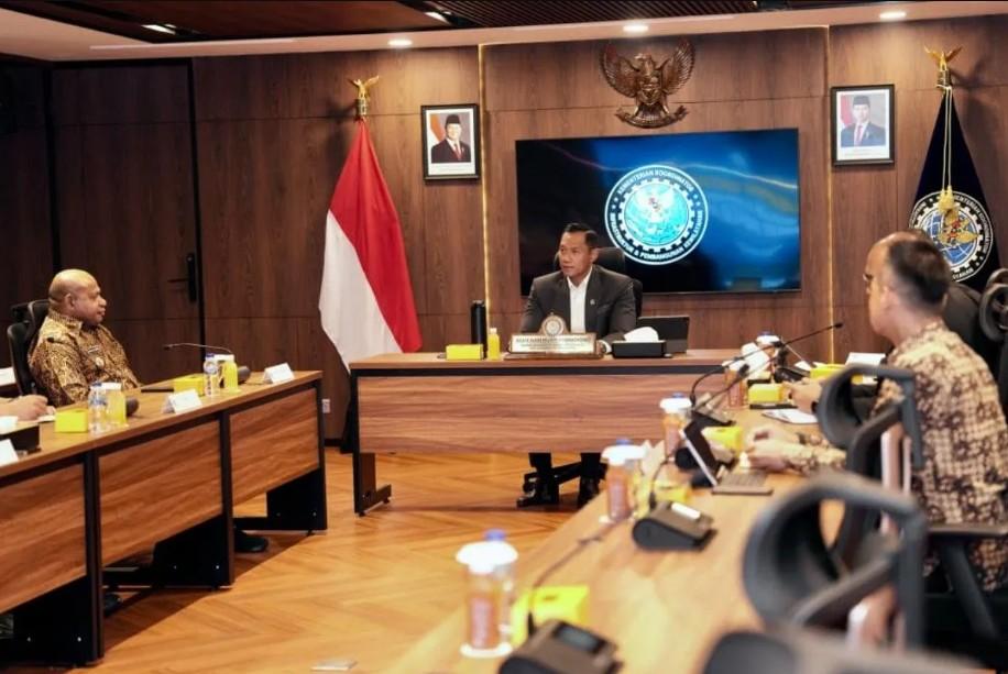 Jalan Trans Papua Jayapura–Wamena Ditargetkan Rampung Akhir 2026, Gubernur Fakhiri Sebut Sebagai Kado Terbesar untuk Warga
