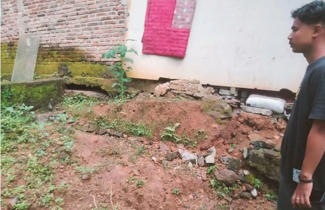 BPBD Banyumas Ungsikan Warga Desa Ketanda akibat Pergerakan Tanah, 21 Rumah dan Fasilitas Umum Terdampak