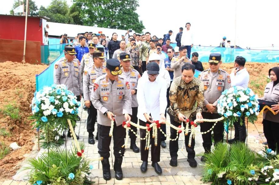 Peletakan Batu Pertama Empat Rumah Ibadah Non-Muslim di Kawasan SMA Kemala Taruna Bhayangkara, Wakapolri Tegaskan Komitmen To