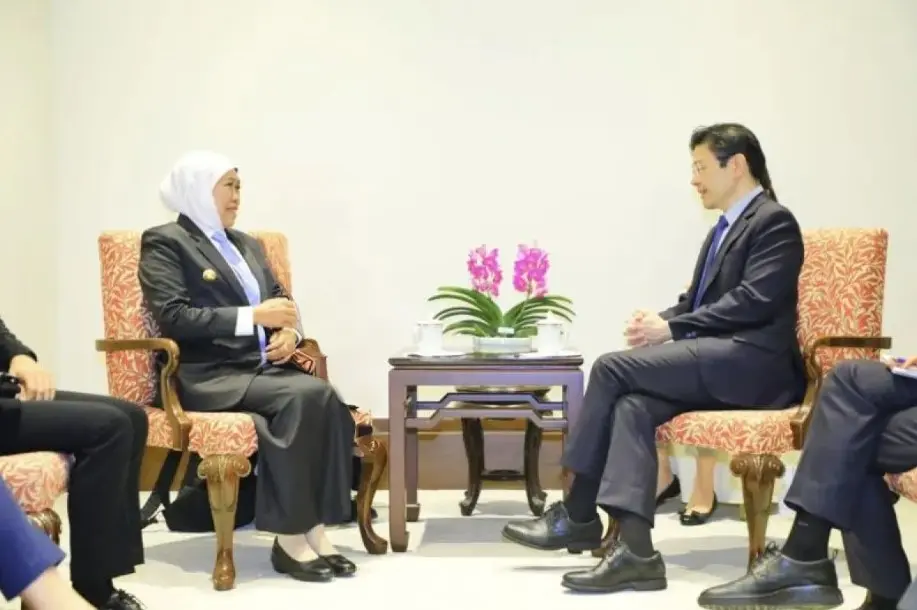 Khofifah Tawarkan Perdagangan Karbon dan Peluang Investasi kepada PM Singapura Lawrence Wong