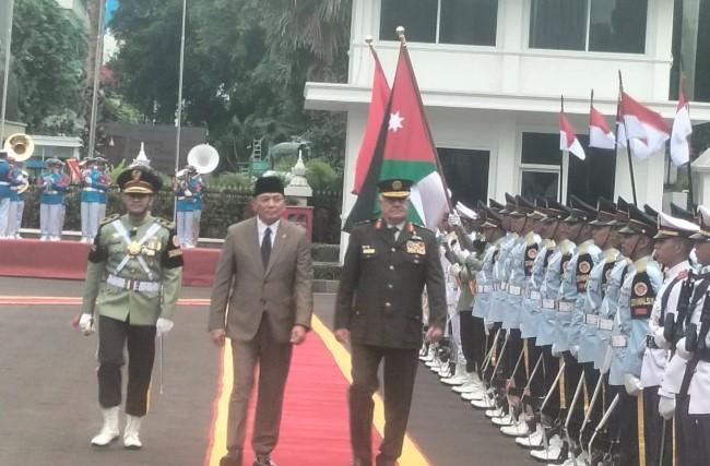 Menhan RI Terima Kunjungan Kepala Staf Gabungan Yordania, Bahas Penguatan Kerja Sama Militer