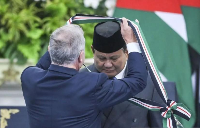 Presiden Prabowo Terima Medali Kehormatan Tertinggi dari Raja Yordania sebagai Simbol Persahabatan Strategis
