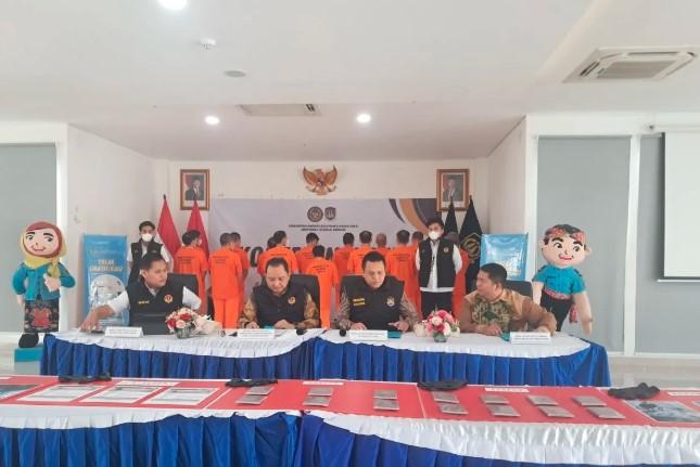 14 WNA Asal China Ditangkap karena Bekerja Ilegal di Proyek Mal Kelapa Gading