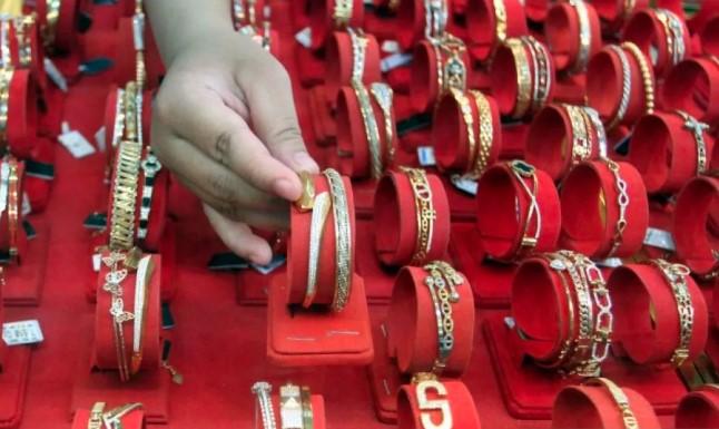 Harga Emas UBS dan Galeri24 Turun di Pegadaian pada 15 November 2025