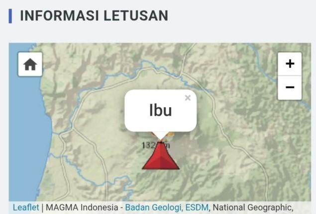 Gunung Ibu Meletus Tengah Malam, Abu Vulkanik Meluncur ke Arah Tenggara