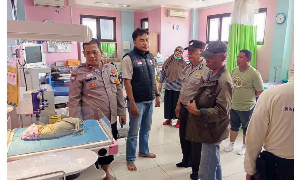 Bayi Perempuan Ditemukan Hidup di Tempat Sampah Jakarta Timur, Warga Gempar