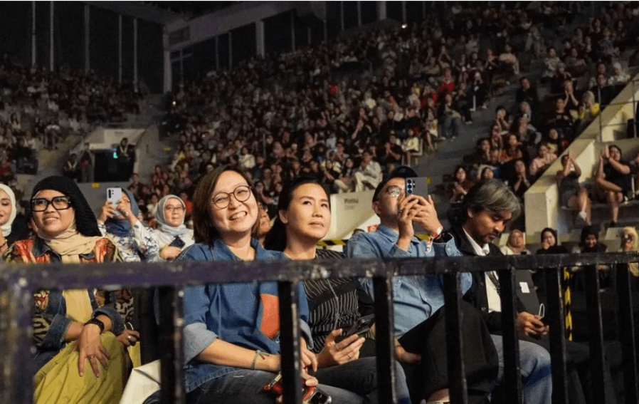 Wamenparekraf Soroti Musik sebagai Kekuatan Strategis Ekonomi Kreatif di Konser 25 Tahun Andien